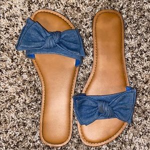 Sandals with Denim band and bow